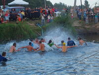 2013_Folklorum_Aktionen_Menschenpyramide_Neisse__14__01