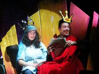 Kroenum_Theater_zum_Essen_Dinnershow_Kulturinsel_Einsiedel_Freizeitpark_Zentendorf_Thron_02