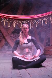 Kroenum_Theater_zum_Essen_Kuenstler_Judith2