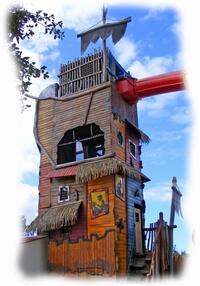 Zagerella_Turm_2_2013_Kuenstlerische_Holzgestaltung_Kulturinsel_Einsiedel