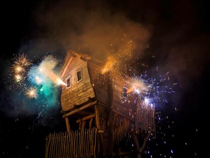 GroessenaenderungNeisseturm_Feuerwerk_klein