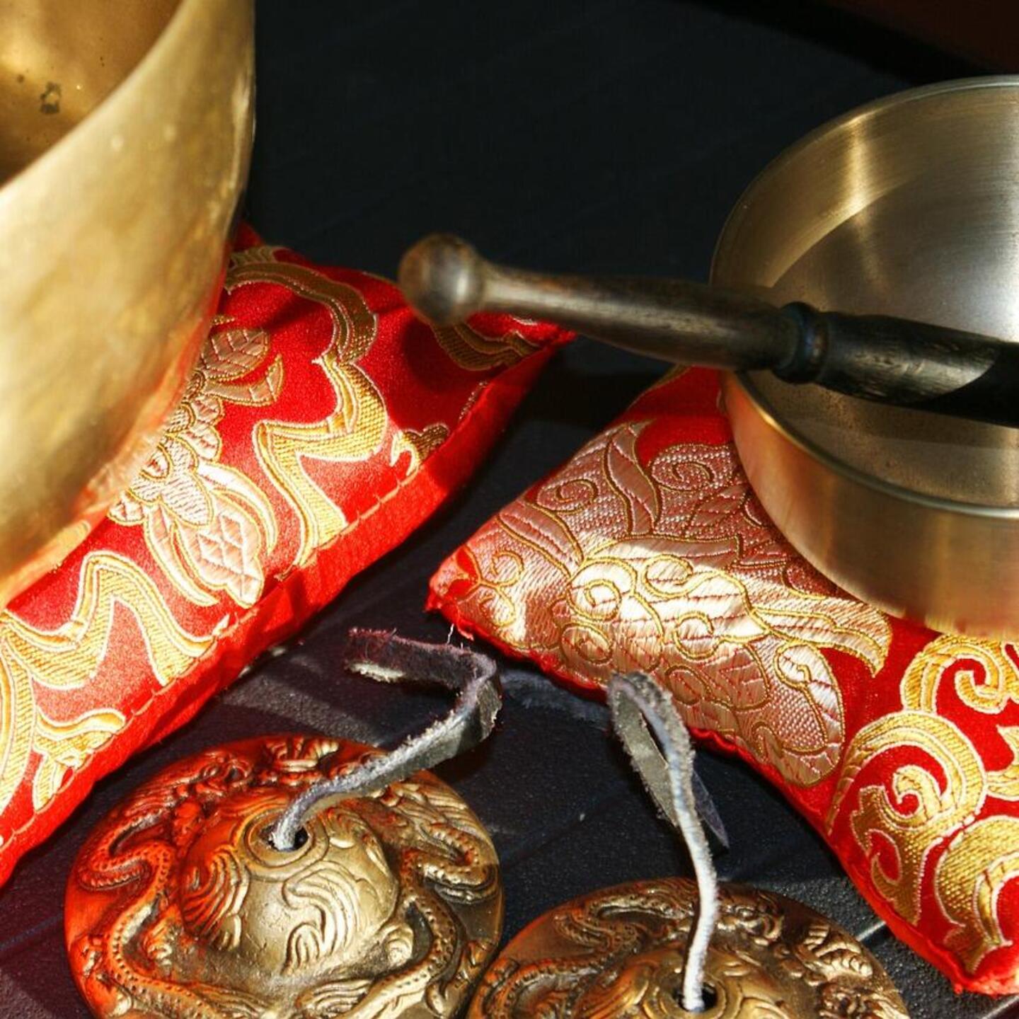 singing-bowls-185789_1280