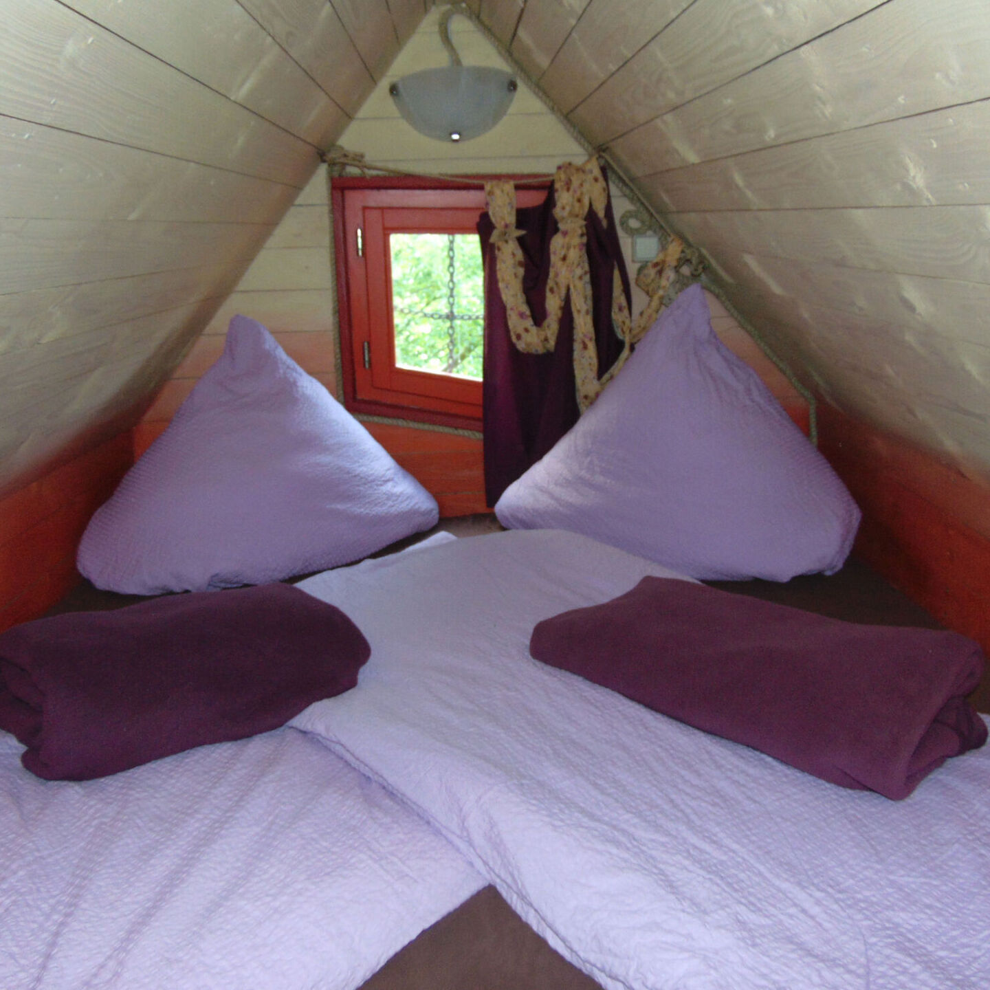 csm_Frivole-Magnolie-Schlafzimmer_47b9f60f3b